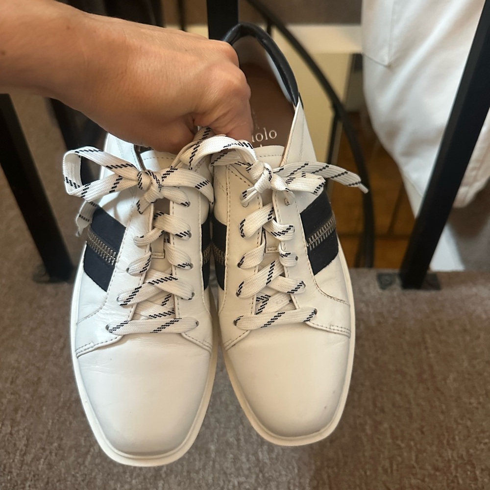 Paolo White Sneakers Minimalist Low-Top Design